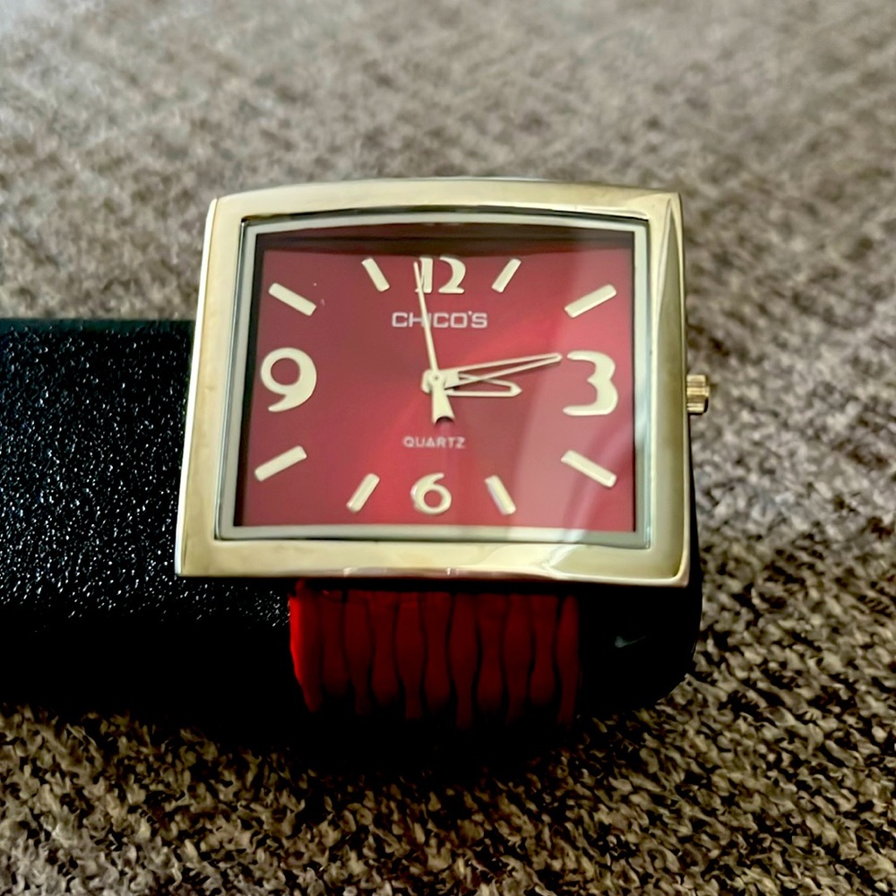 Chico’s watch Big face easy to read and fashionable too.